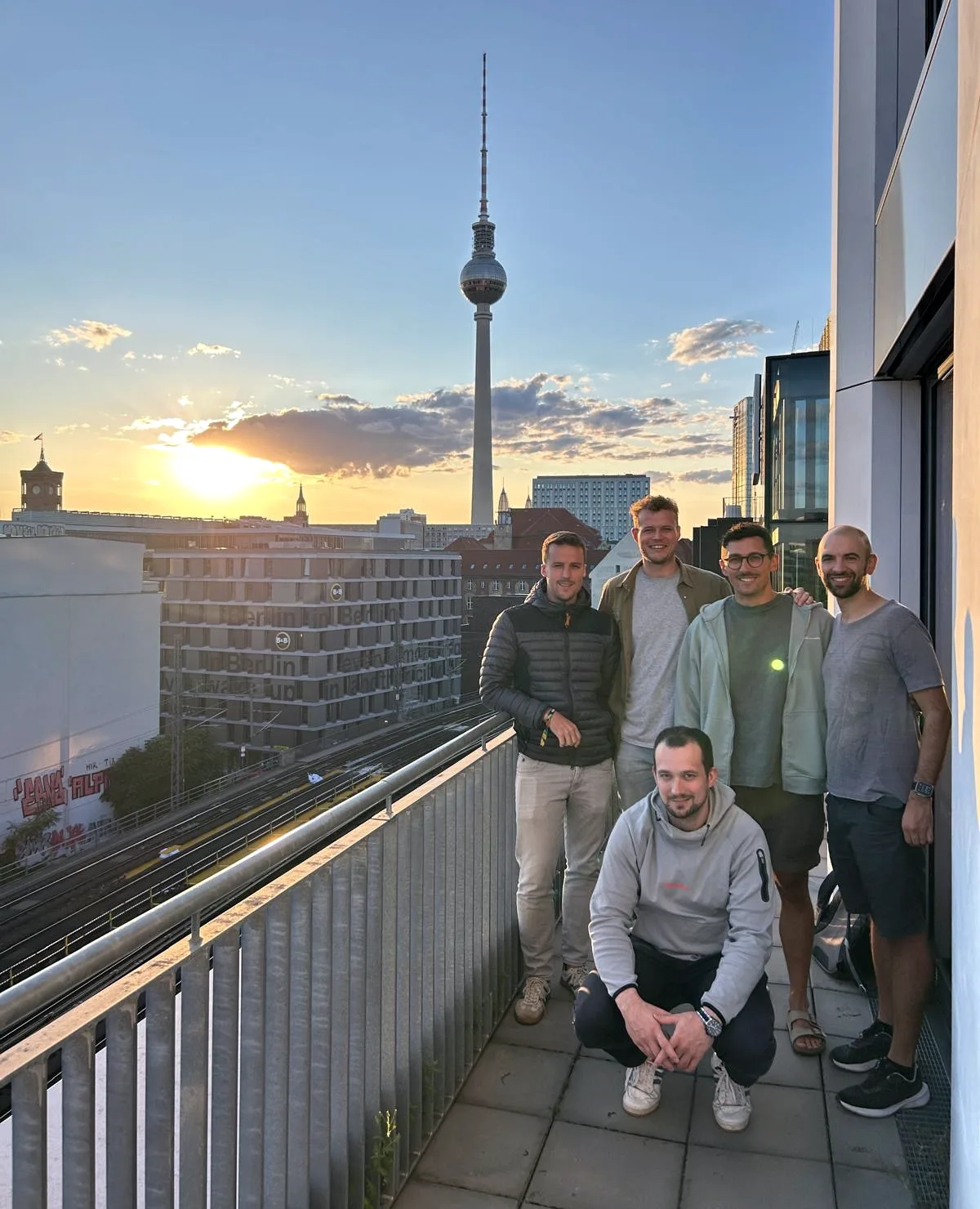 Zespół kwatera24 na balkonie w Berlinie